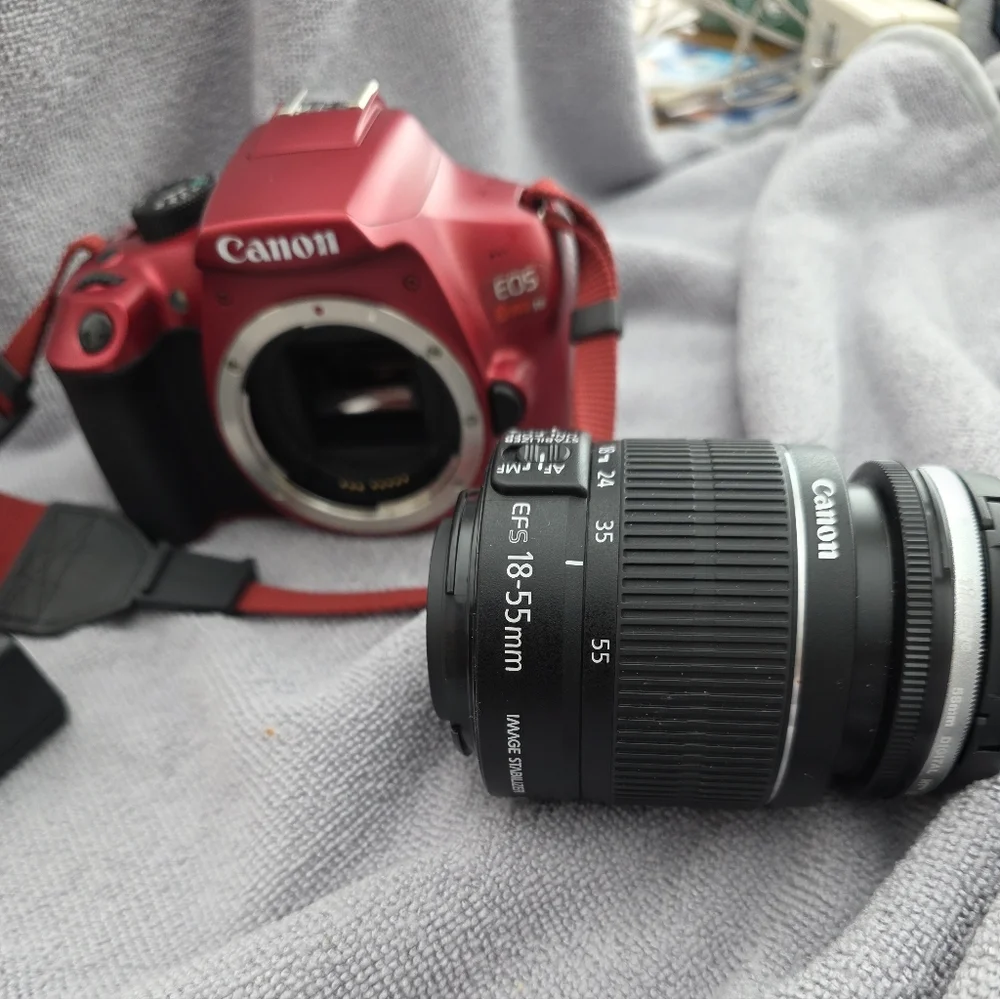 Canon EOS Rebel T6 Digital DSLR Camera with 18-55 mm Lens